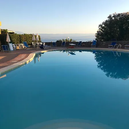 Piscina Sul Mare * Milazzo